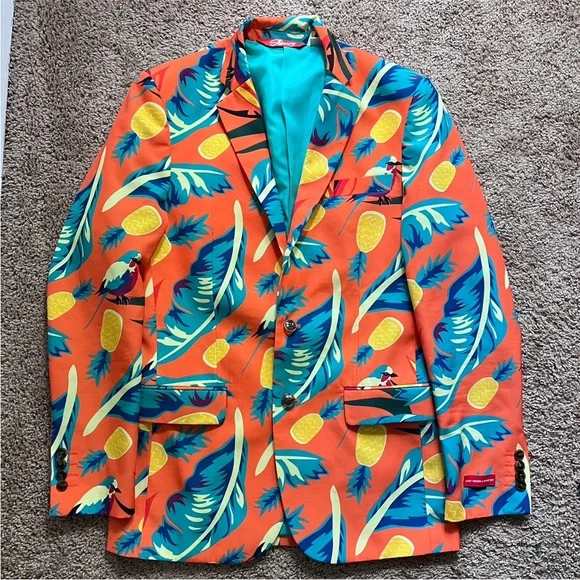 The Cruise-ship Casanova Suit 10 - Picture 5 of 6